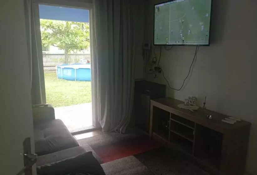 ペンション Casa De Praia A 100 Metros Da Praia