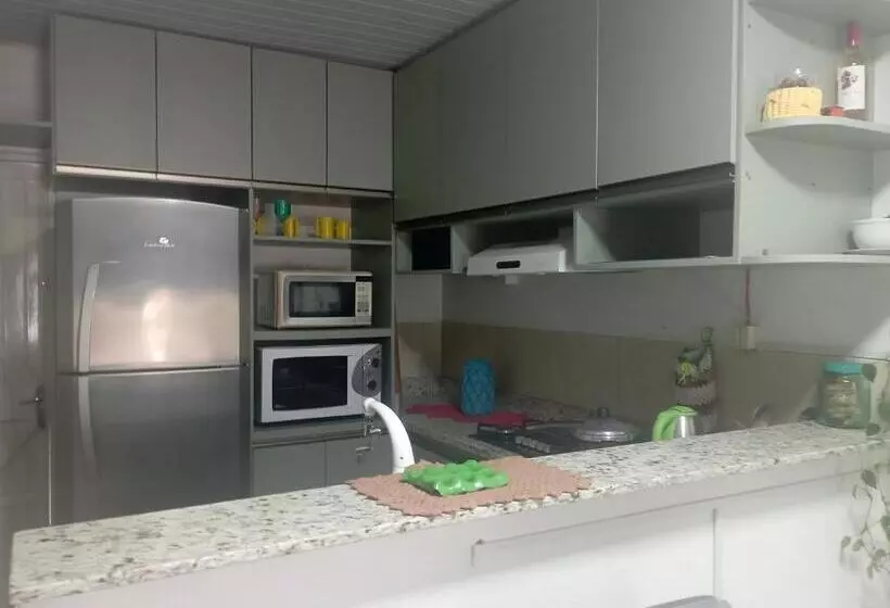 ペンション Casa De Praia A 100 Metros Da Praia