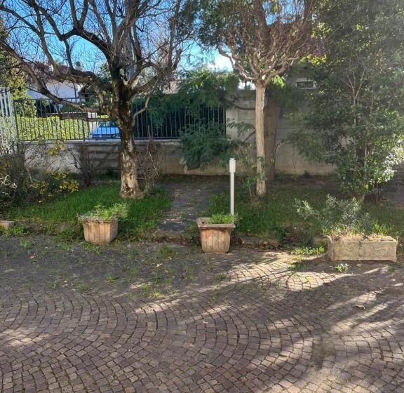 پانسیون Villa Mimosa