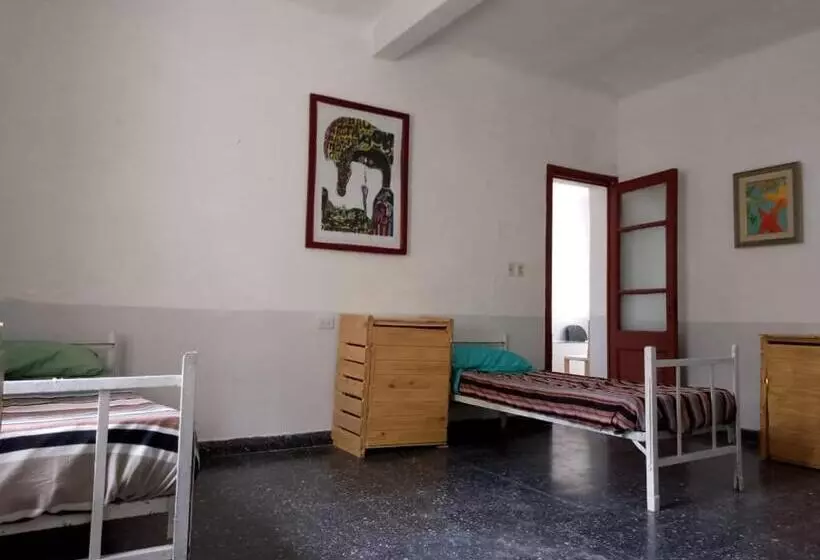 ペンション Hostel La Española