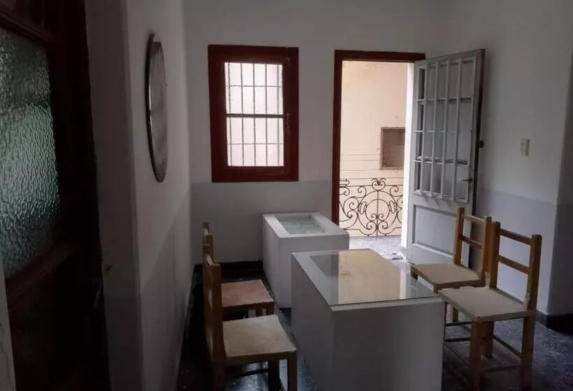 ペンション Hostel La Española