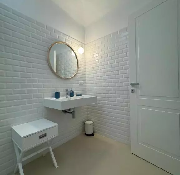 ペンション Titti Guest House