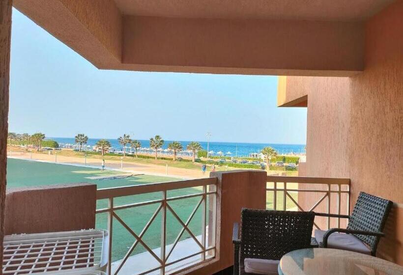 Porto South Beach Sokhna Families