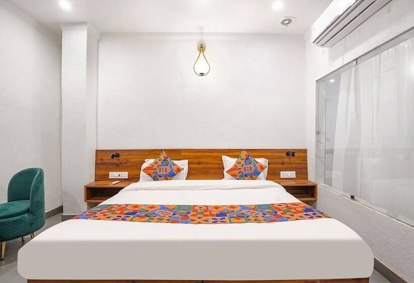 Hotel Montreal By Madhuban Inn