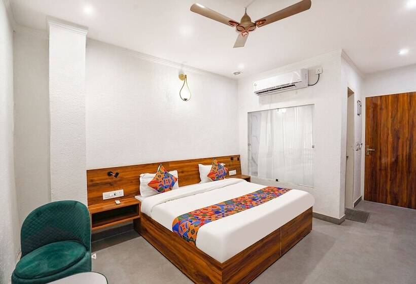 Hotel Montreal By Madhuban Inn