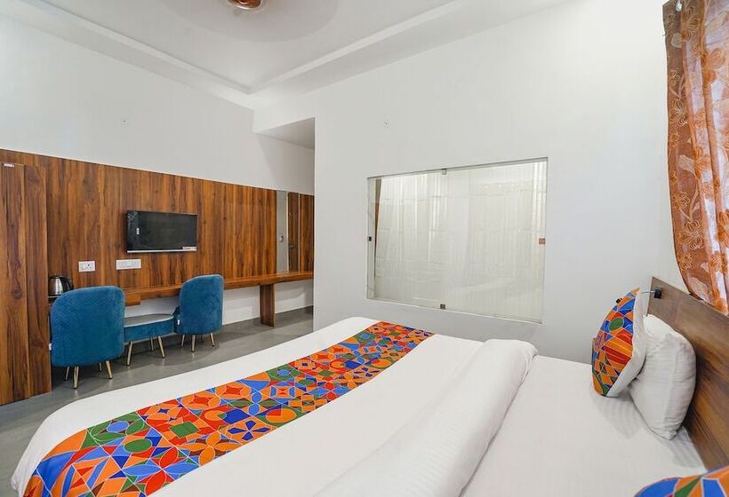 Hotel Montreal By Madhuban Inn