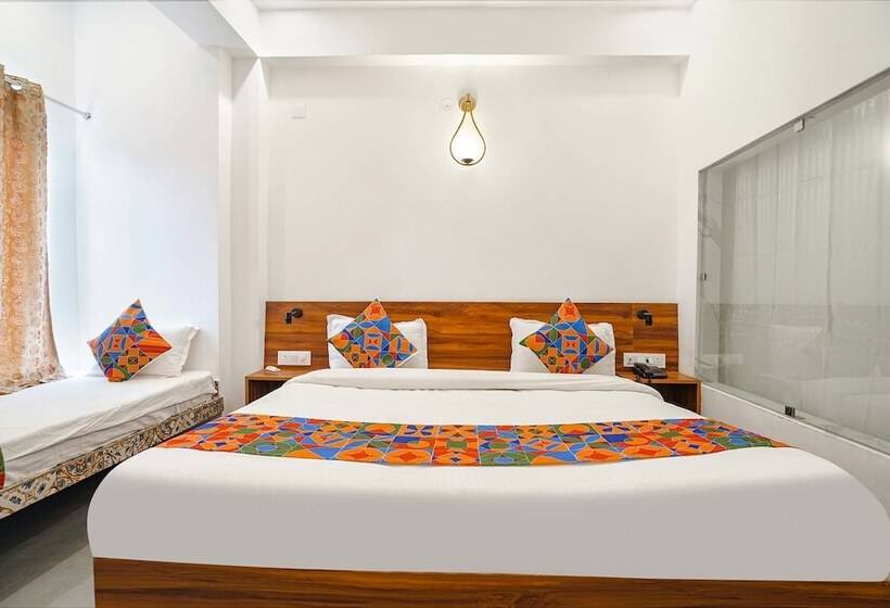 Hotel Montreal By Madhuban Inn