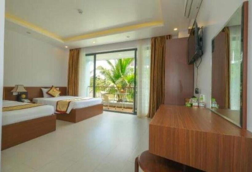 Anise Hotel Sonasea Night Market