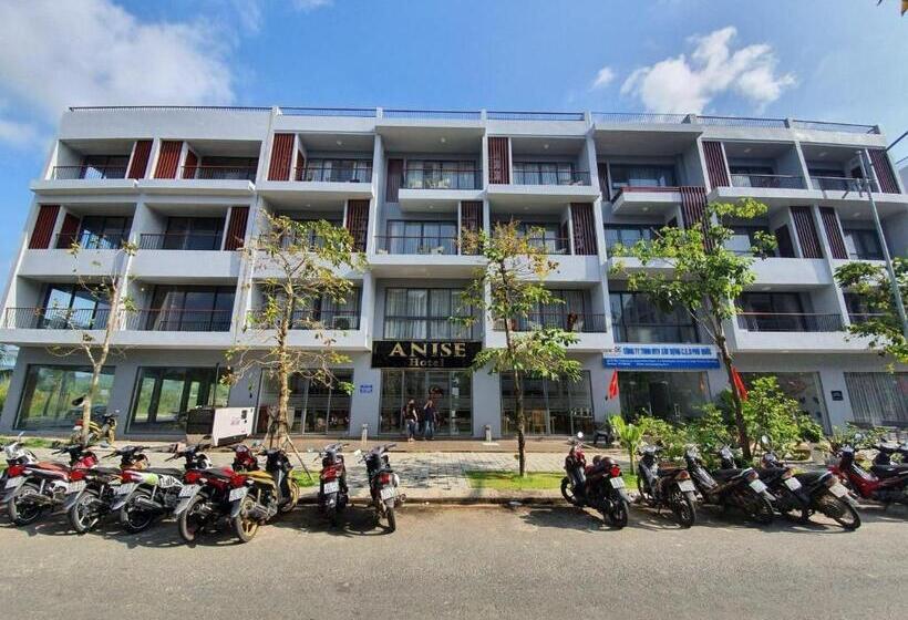 Anise Hotel Sonasea Night Market