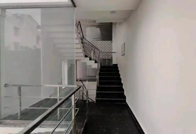 ホテル Boutique Corporate Noida Sec 70