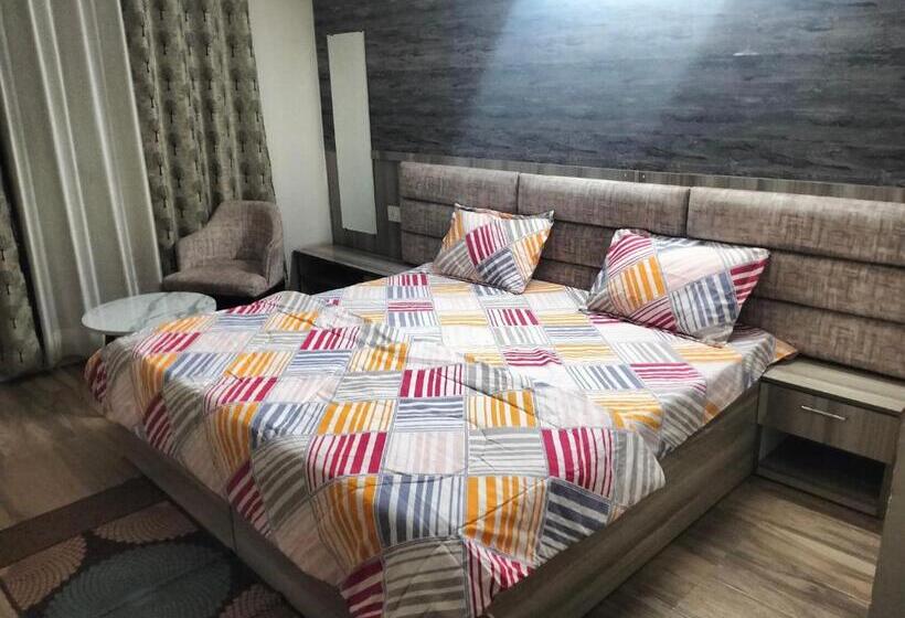 Отель Divisionbyzero