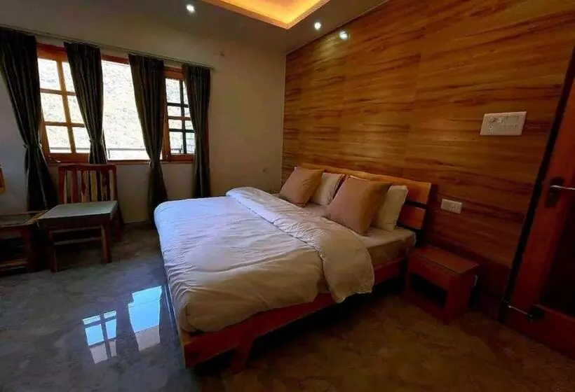 Hotelli Beas River Cottage, Manali   #riverside # Private Parking # Scenic River & Mountain View # Open Cafe