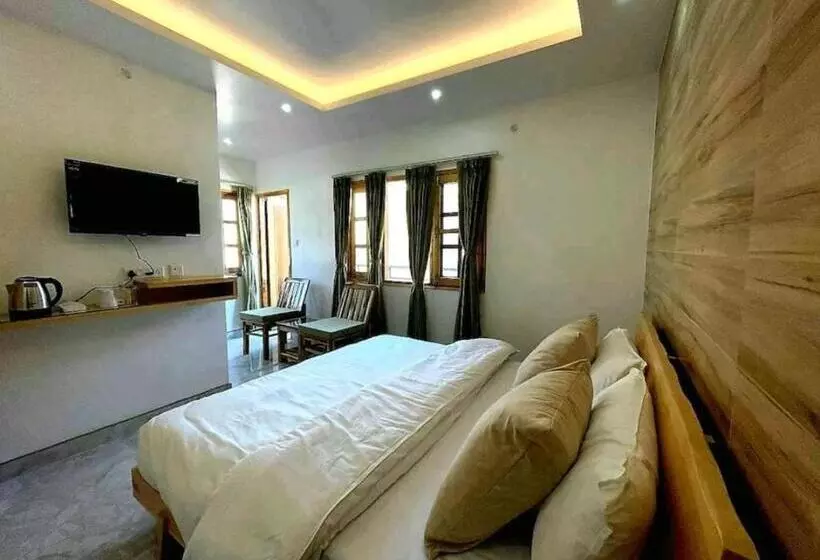 Hotelli Beas River Cottage, Manali   #riverside # Private Parking # Scenic River & Mountain View # Open Cafe