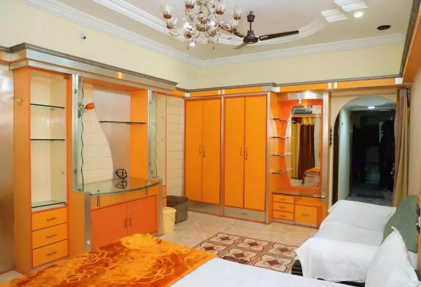 Hotel Nirankar Palace