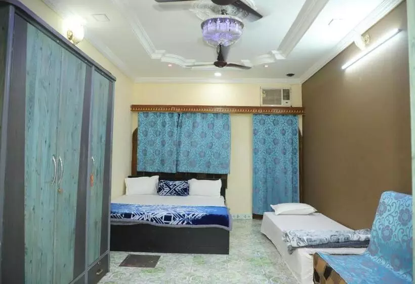 Hotel Nirankar Palace