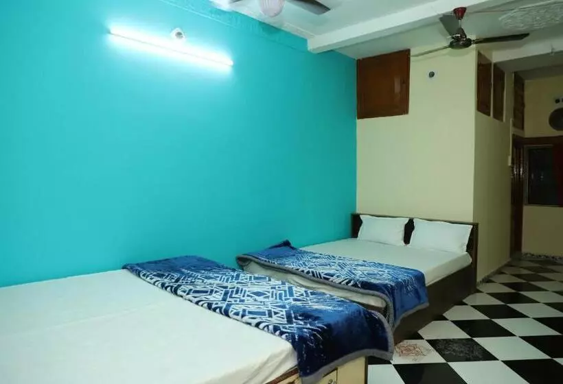 Hotel Nirankar Palace
