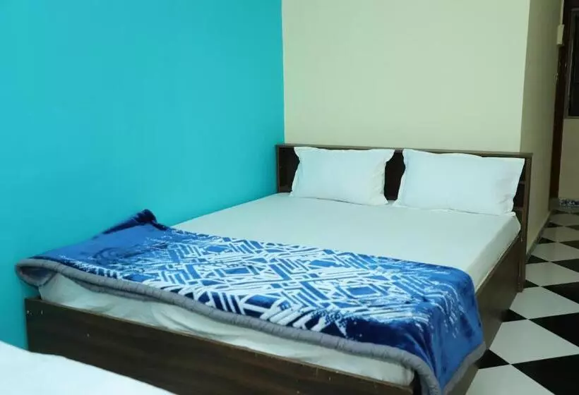 Hotel Nirankar Palace