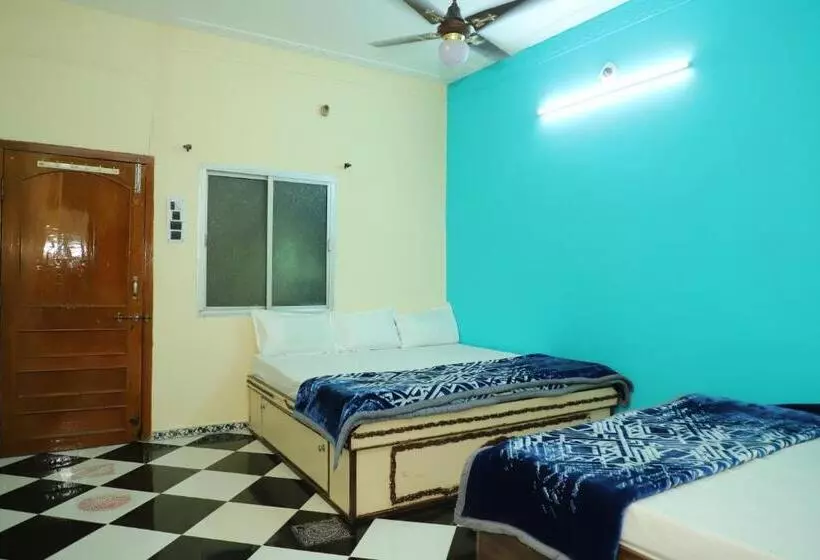 Hotel Nirankar Palace