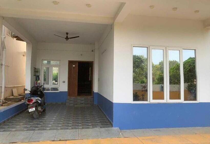 Hotel Oyo Orange Resort Ecr