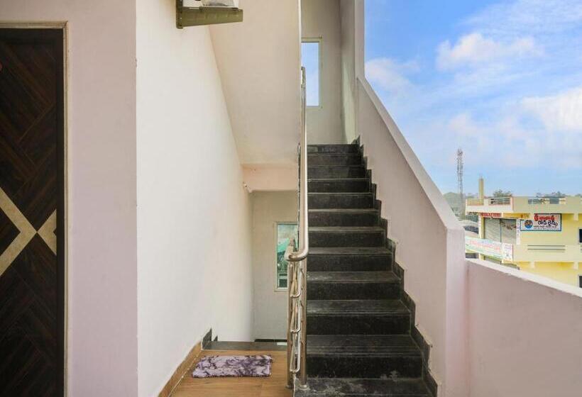 בית מלון כפרי Oyo Stay Happy