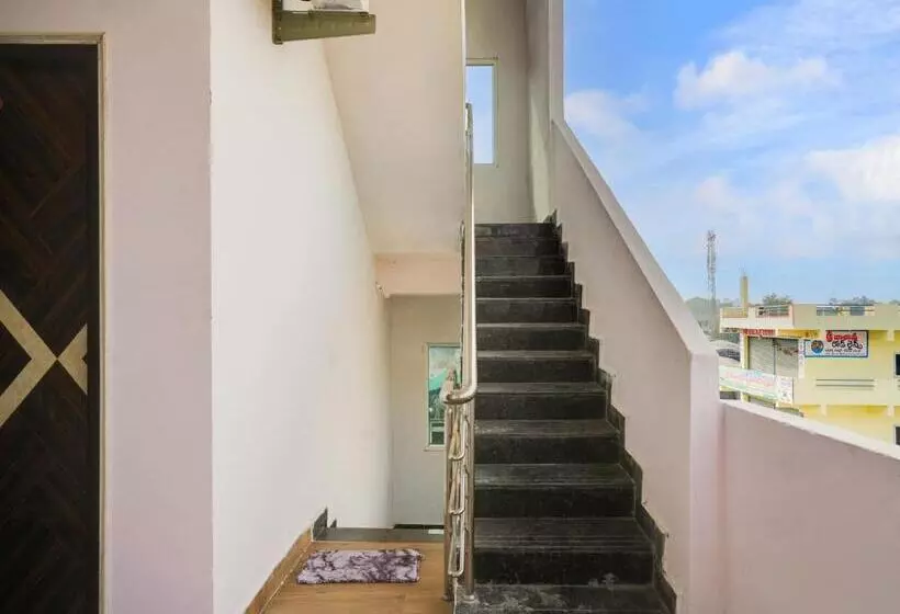 ホテル Oyo Stay Happy