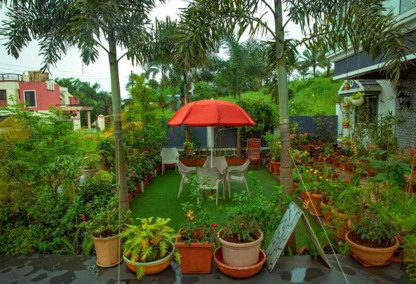 Отель Paras Palace