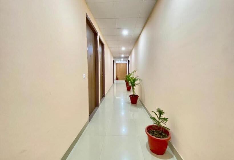 Hotel Fabexpress Relax Suites