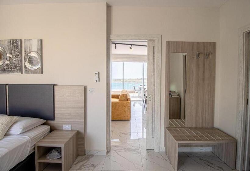 هتل Seafront Penthouse