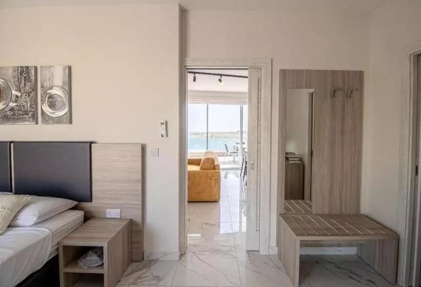 هتل Seafront Penthouse