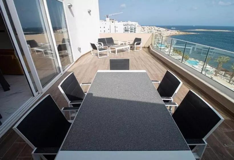 هتل Seafront Penthouse