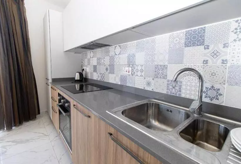 هتل Seafront Penthouse