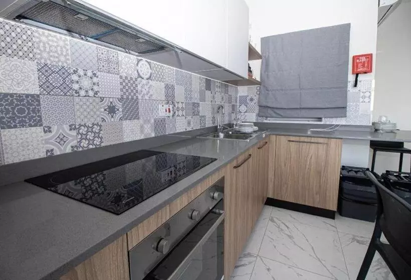 هتل Seafront Penthouse