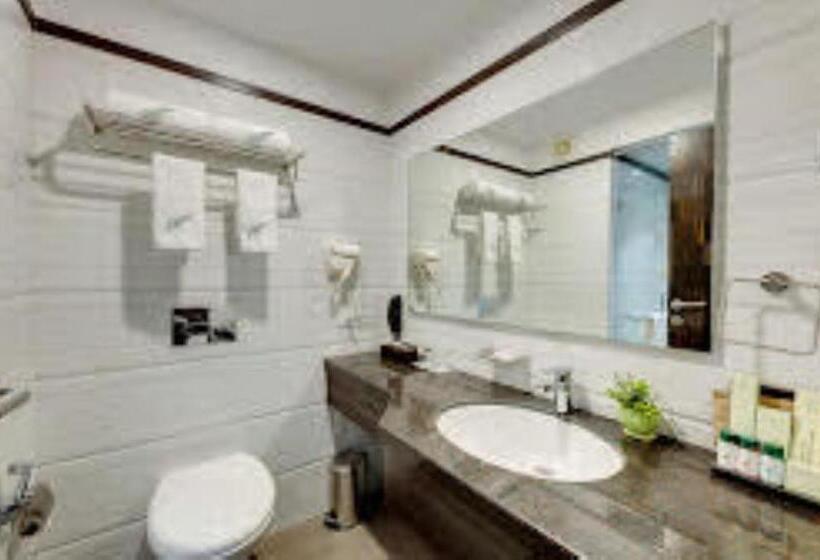 Hotel The Fern Residency Turbhe