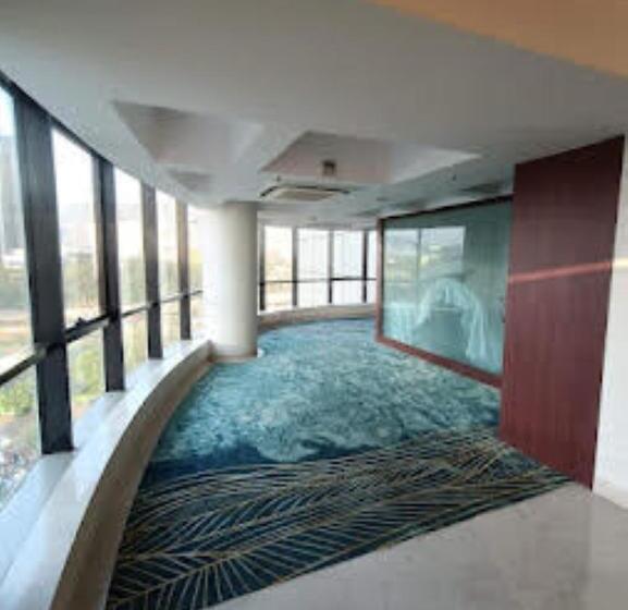 Hotel The Fern Residency Turbhe