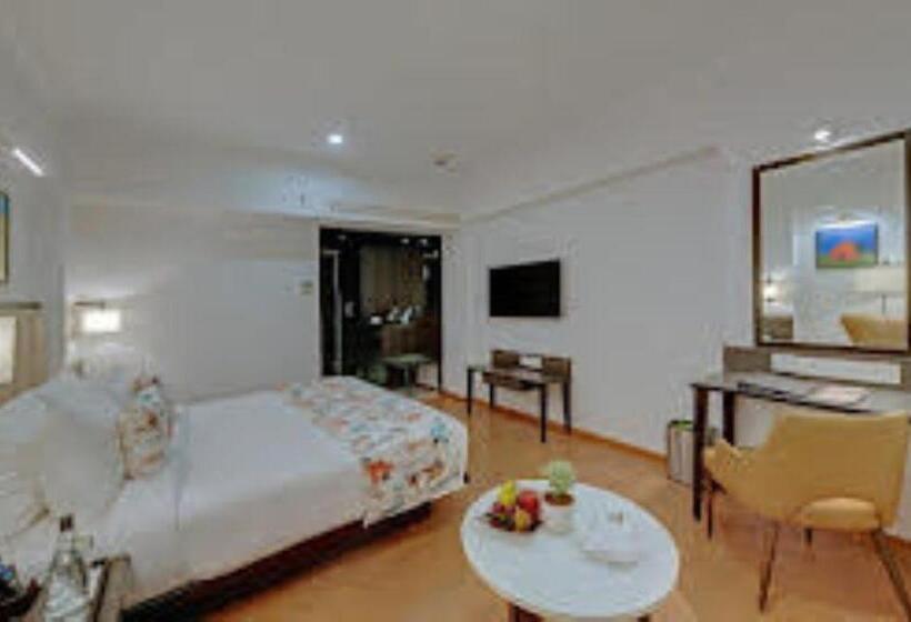 Hotel The Fern Residency Turbhe