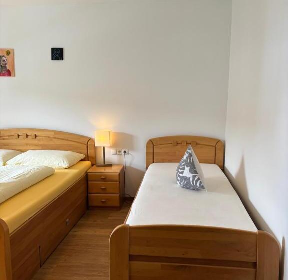 ペンション Gasthaus Kirchenwirt