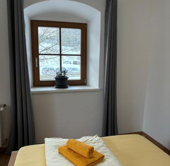 ペンション Gasthaus Kirchenwirt