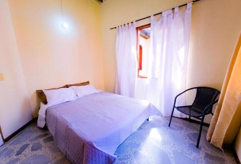 פנסיון Hostal Casa Rionegro