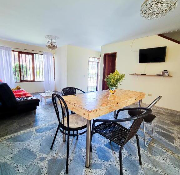 פנסיון Hostal Casa Rionegro