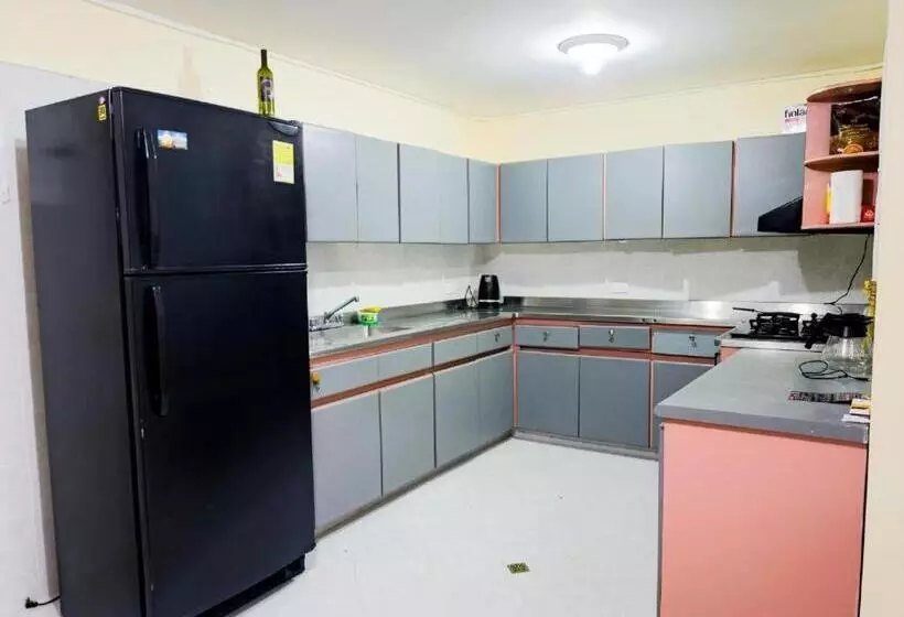 ペンション Hostal   Casa Rionegro