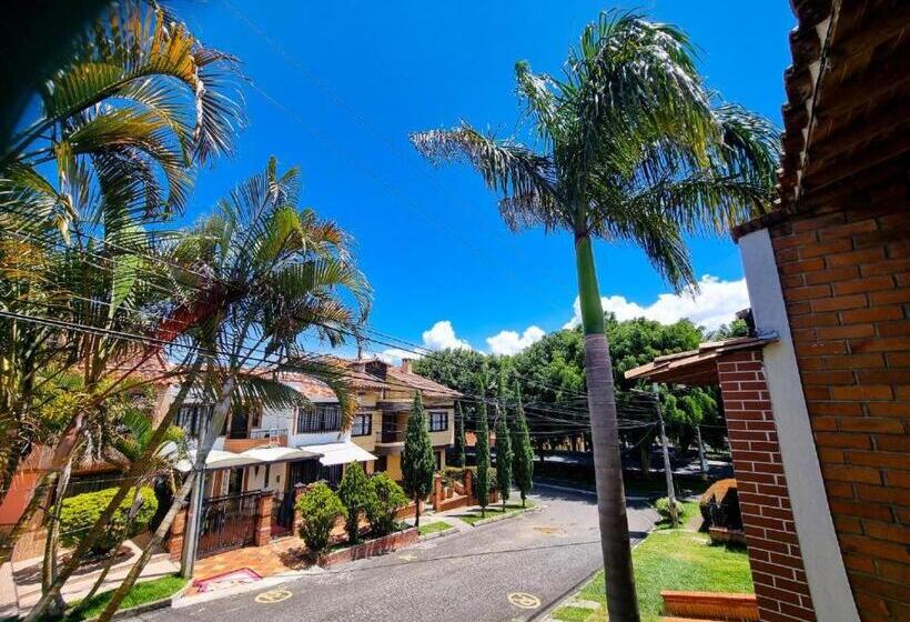 פנסיון Hostal Casa Rionegro