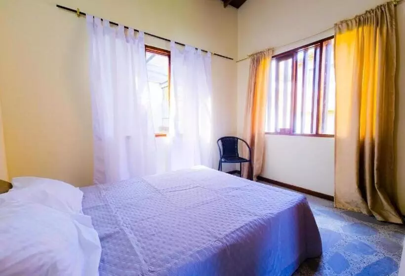 ペンション Hostal   Casa Rionegro