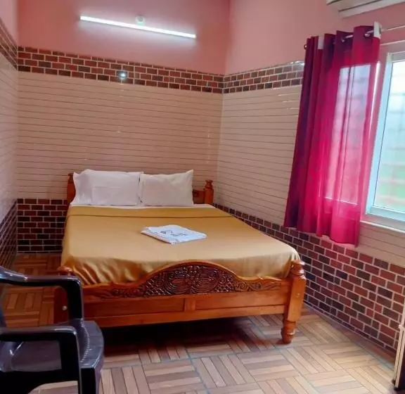 ペンション Paradise Auro Ghar Guest House