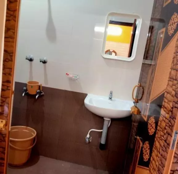 ペンション Paradise Auro Ghar Guest House