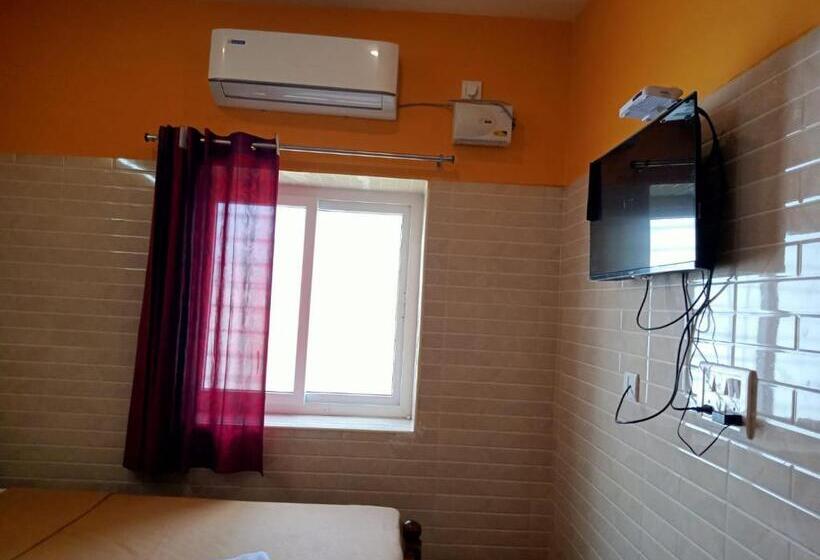 پانسیون Paradise Auro Ghar Guest House