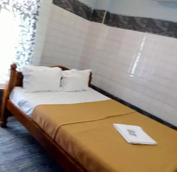 ペンション Paradise Auro Ghar Guest House