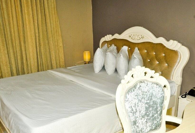Agoms Hotel Owerri