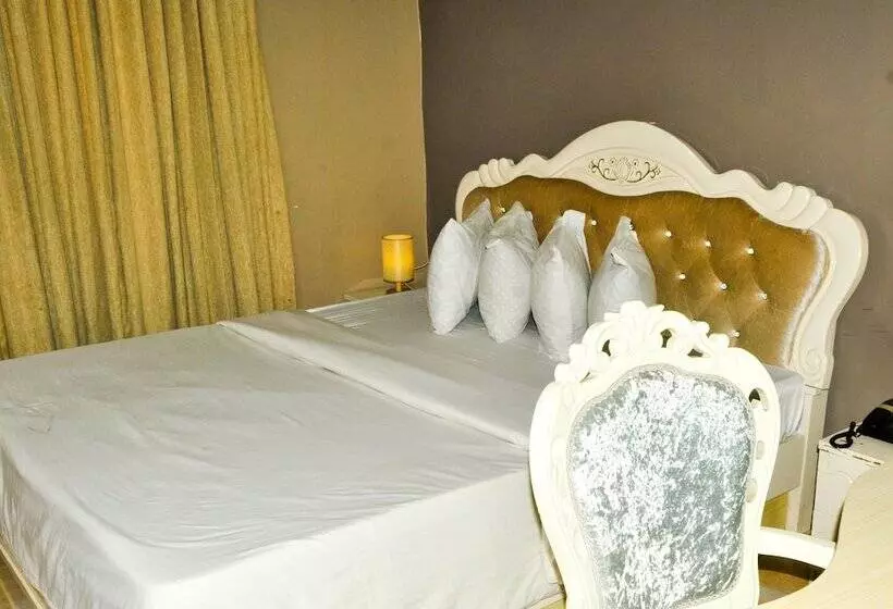 Agoms Hotel Owerri
