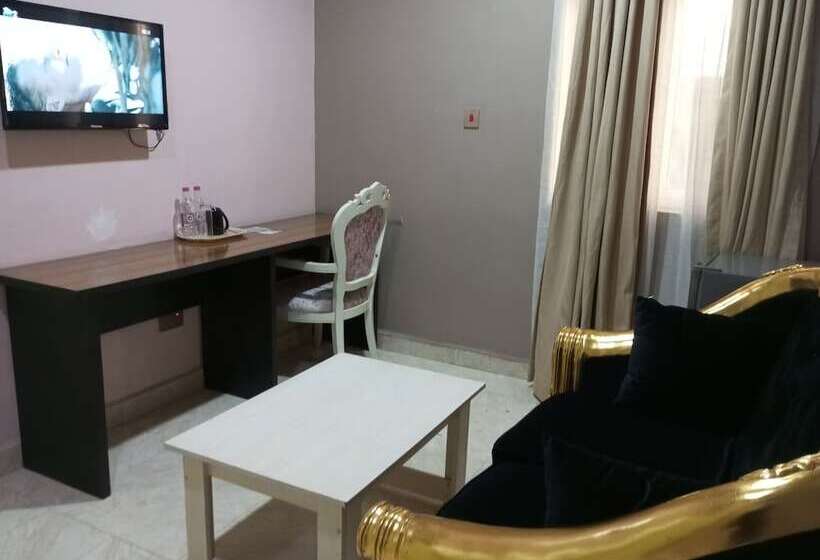Agoms Hotel Owerri