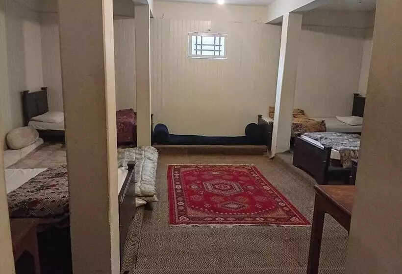 هتل Ganish Inn Hunza